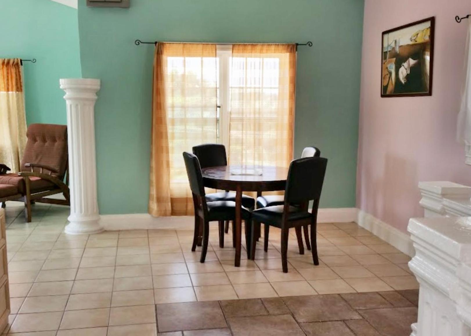 Summer Grove Villa Кололи Екстериор снимка