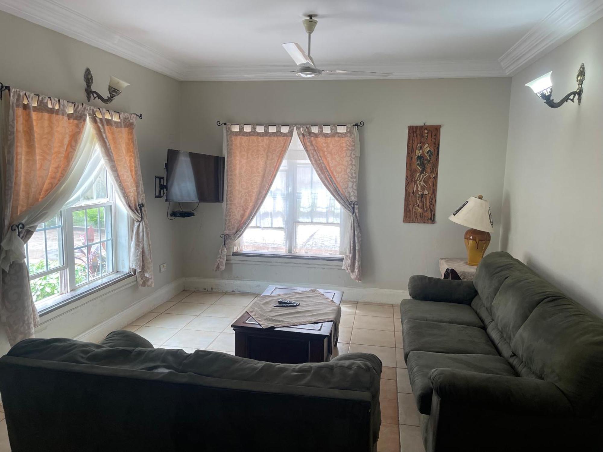 Summer Grove Villa Кололи Екстериор снимка