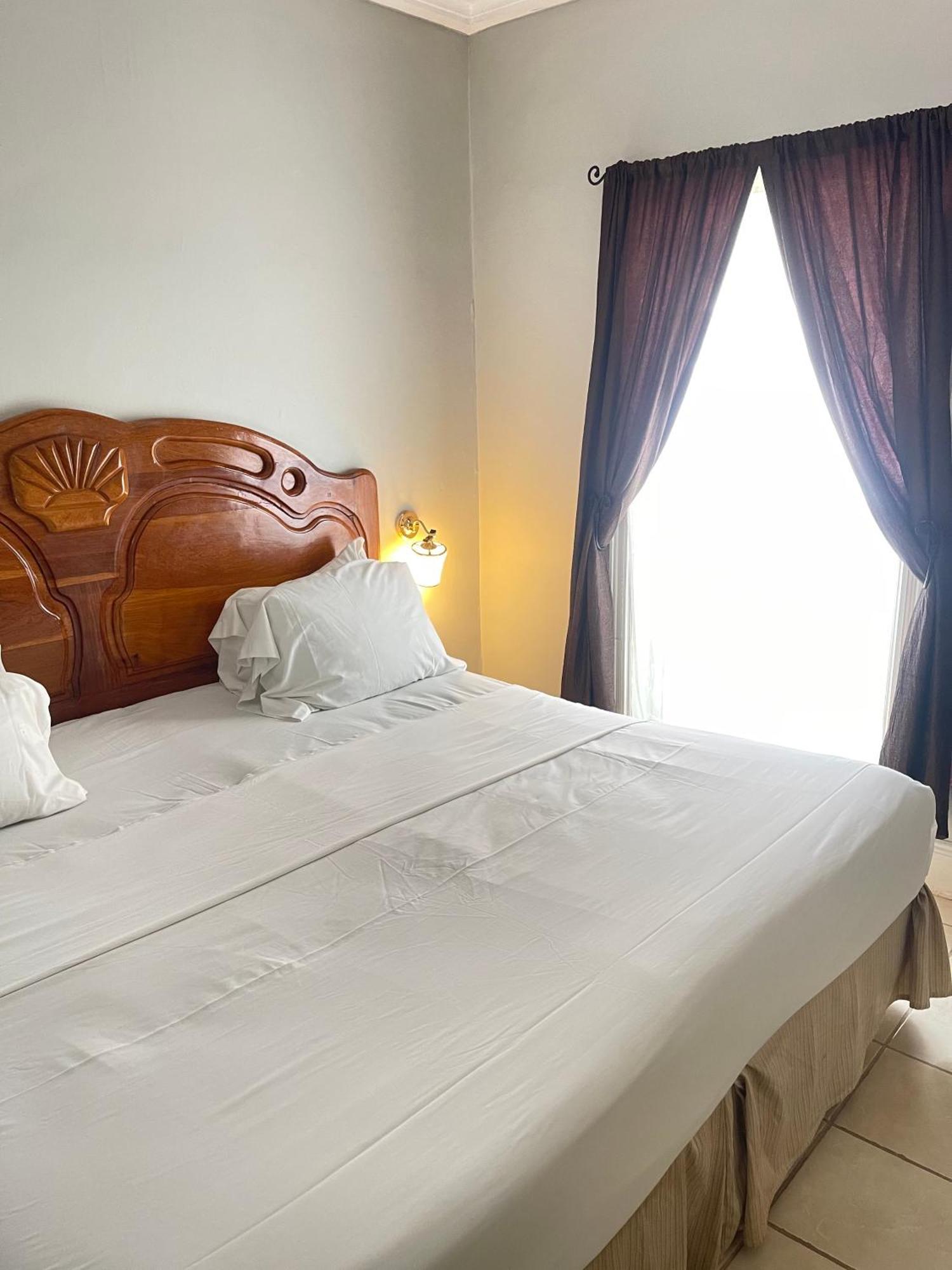 Summer Grove Villa Кололи Екстериор снимка