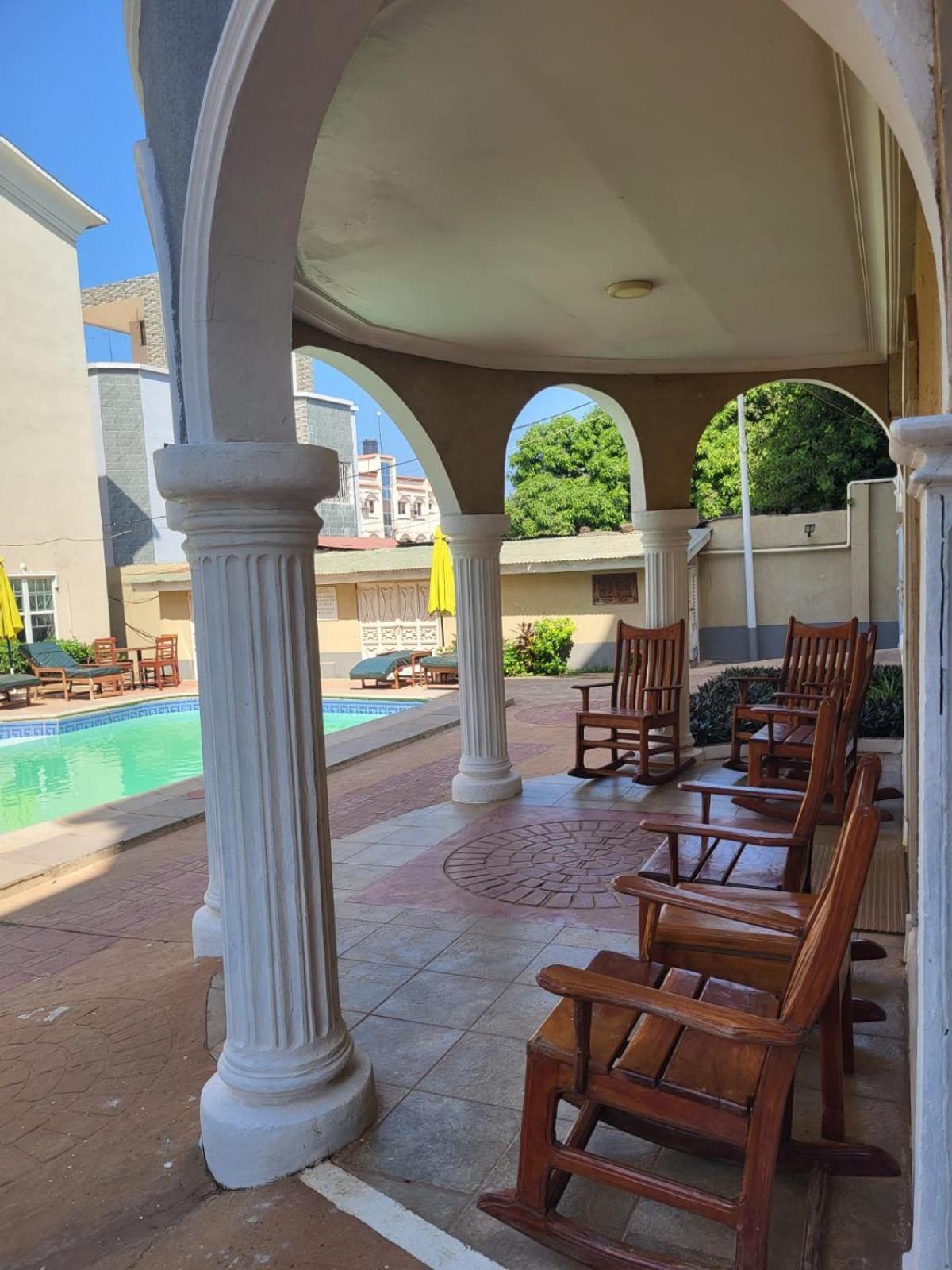Summer Grove Villa Кололи Екстериор снимка